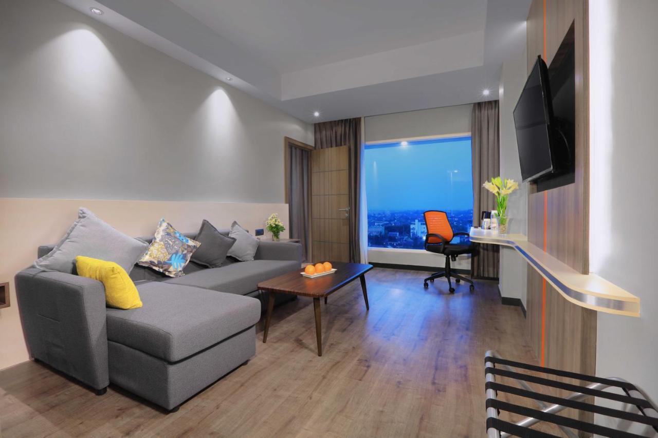 Harper Wahid Hasyim Medan By Aston Hotel Exterior photo