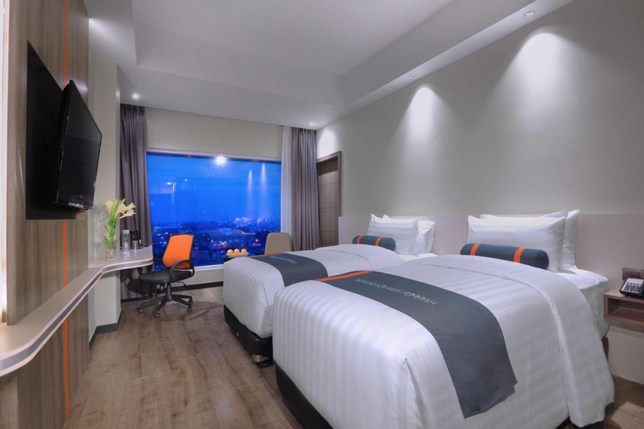 Harper Wahid Hasyim Medan By Aston Hotel Exterior photo